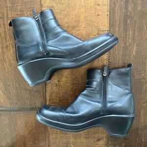 Dansko black leather ankle boots with buckles size 38